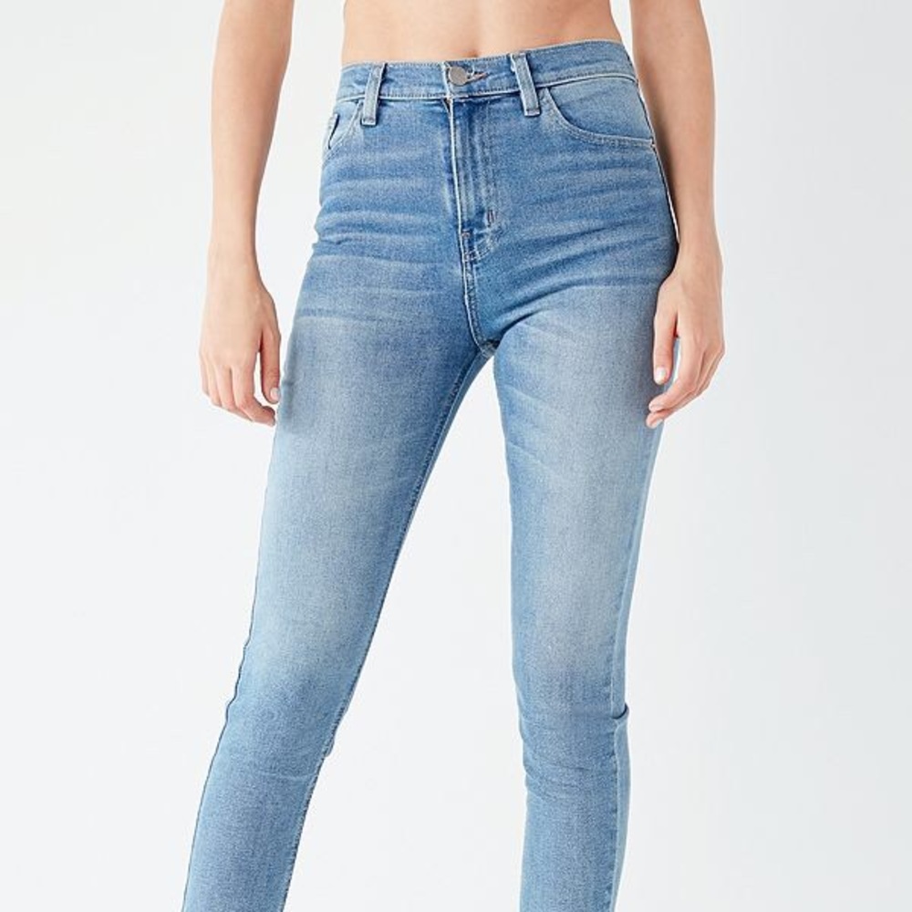 Urban Outfitters BDG Girlfriend High-Rise Jean
